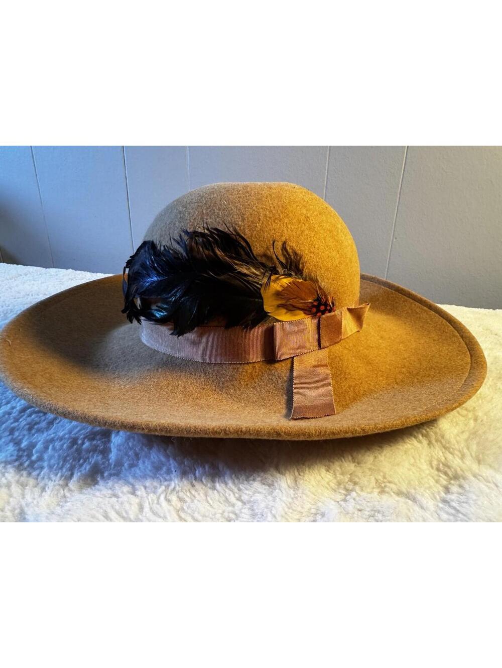 Chelton Hat 100% Felt Wool Beige Tan Cream with Ribbon Side Bow Feathers Vintage